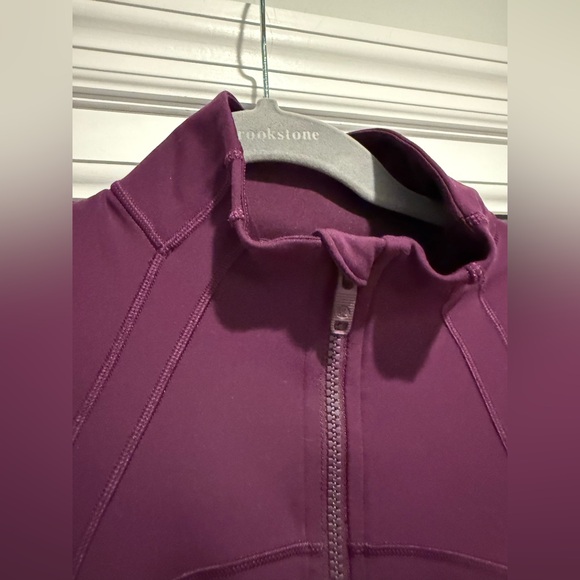 Lululemon Nulu Cropped Define Jacket Dramatic Magenta Size 10 Great Condition - Picture 3 of 5